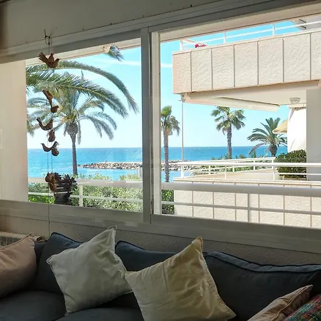 Front Beach By Hello * Sitges